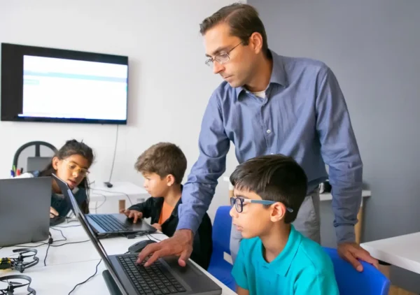 EL FUTURO DE LA IA EN EL PERÚ DEPENDERÁ MÁS DE LOS DOCENTES QUE DE LA TECNOLOGÍA
