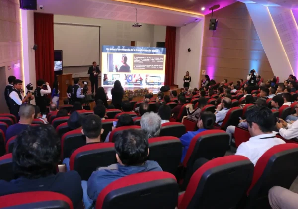 PENSAMIENTO CRÍTICO SE CONSOLIDA COMO LA PRINCIPAL COMPETENCIA FRENTE AL AVANCE DE LA INTELIGENCIA ARTIFICIAL